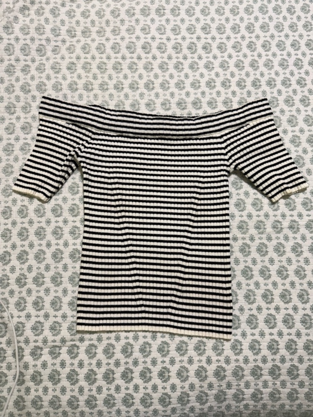 Z Supply Black & White Striped Off-Shoulder Knit Sweater Top Small